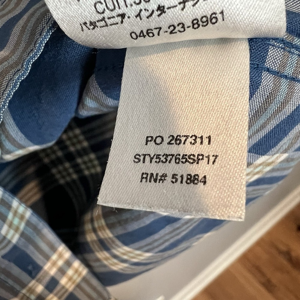 Patagonia Men's Short Sleeve Shirt Size Large Button Blue Plaid Organic Cotton - Picture 8 of 9